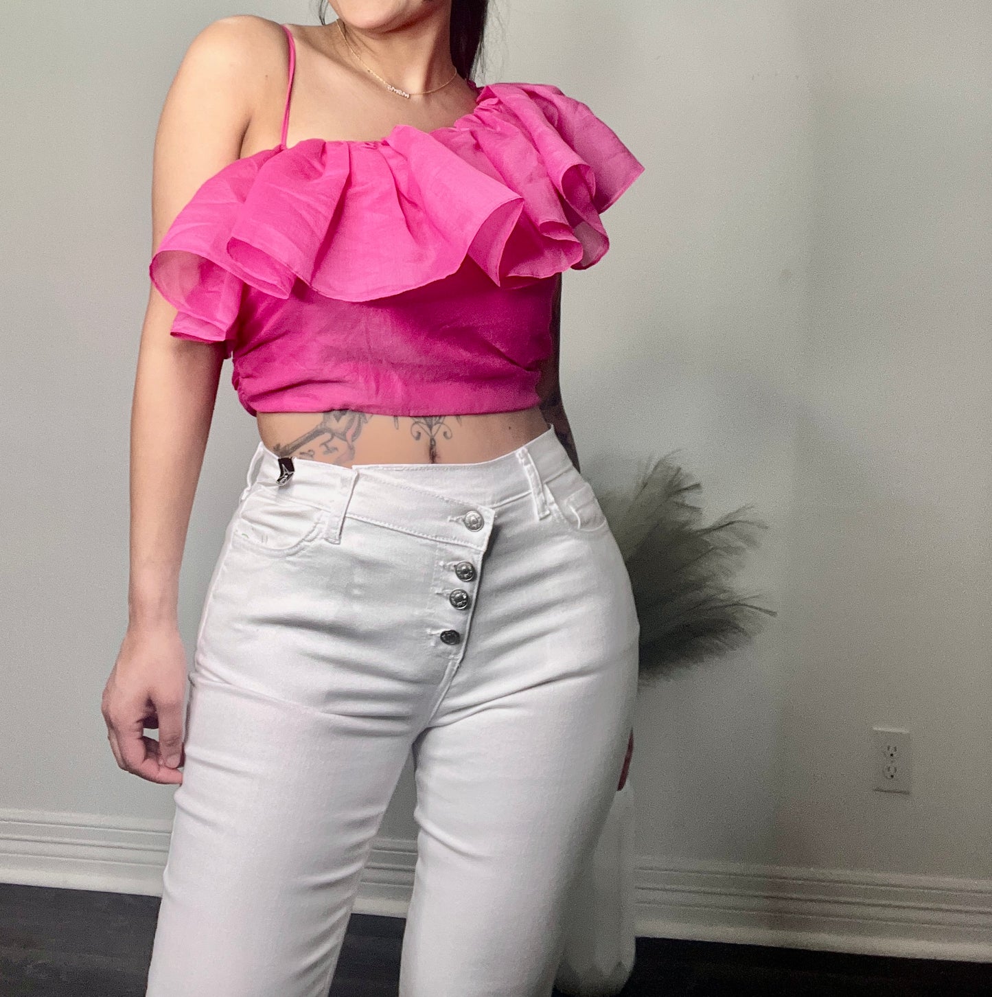 Ruffle Pink crop